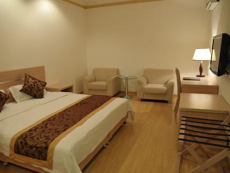 Super 8 Urumqi Yazhong Exterior photo